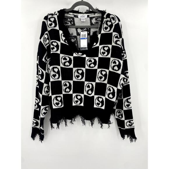 Just Polly Black & White Mini Yin Yang Destructed Sweater Size 2X Juniors - Picture 2 of 9